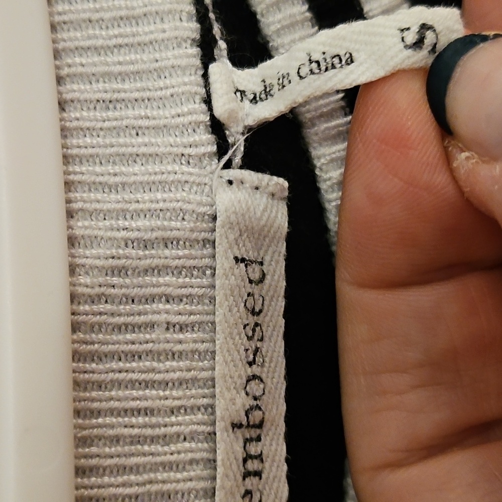 Embossed Chevron Sweater - Picture 3 of 8